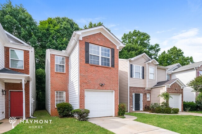 Foto del edificio - Bright 2-Story Home in College Park, GA