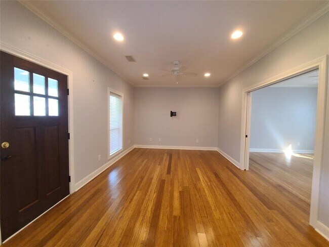 Foto del edificio - 18700 Trails End Rd