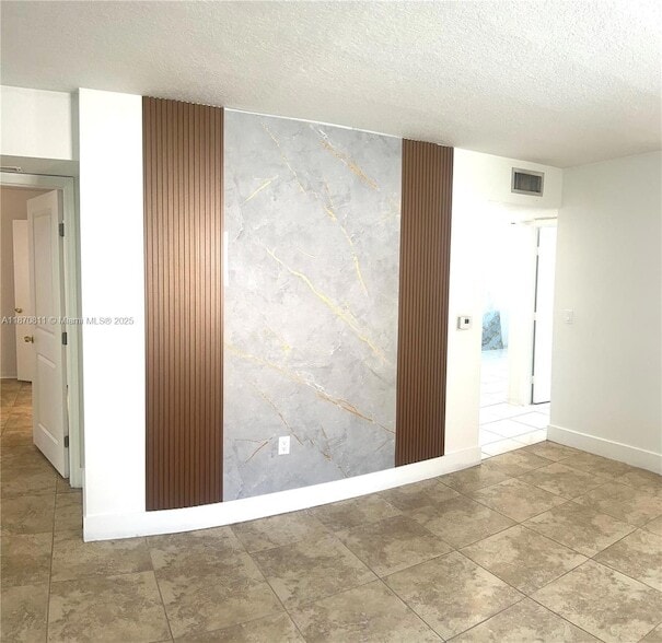 Building Photo - 1240 SE 28th Ct