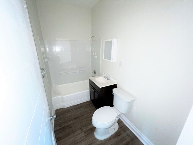 Building Photo - 1949-1949 8th St