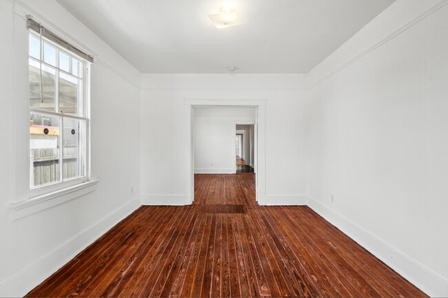 Foto del edificio - 2925 Milan St
