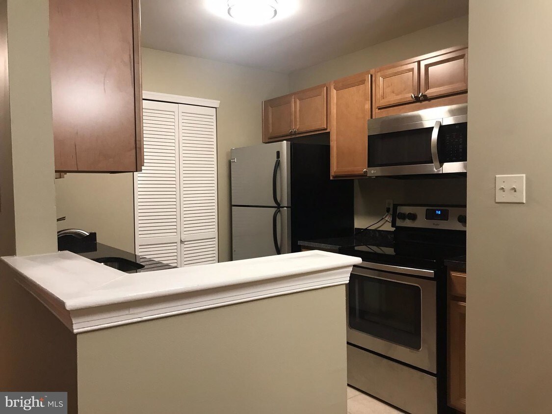 Foto principal - 703 Britton Pl