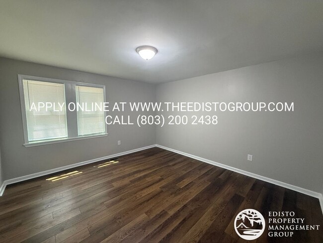 Foto del edificio - Updated 2BR Home with Large Yard & Carport Near Town