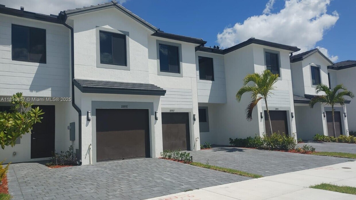 Building Photo - 34513 SW 191st Ct