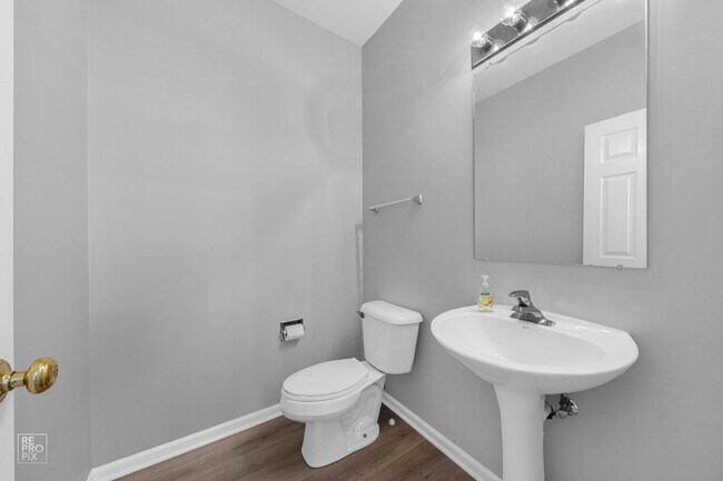 Foto del edificio - 2339 Overlook Ct