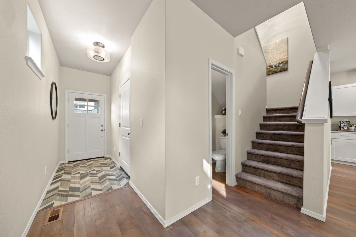 Primary Photo - 2376 NE 6th St