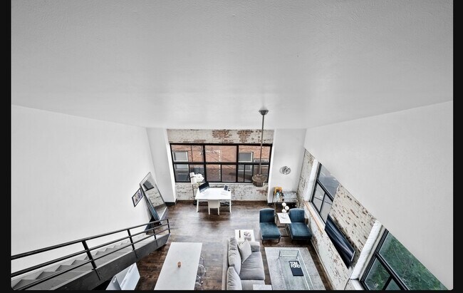 Building Photo - 3309 Blake St