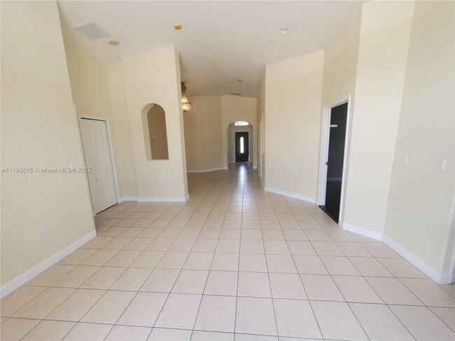 Building Photo - 15435 SW 24th Ter