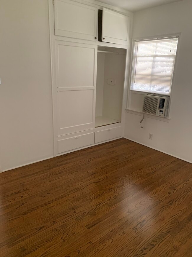 Bedroom - 1803 N Allen Ave