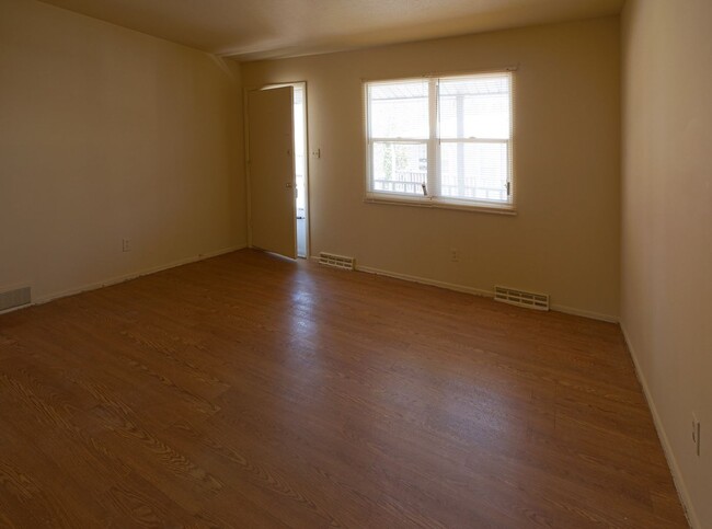 Building Photo - GOODYEAR HEIGHTS - 2BR Duplex with Basemen...