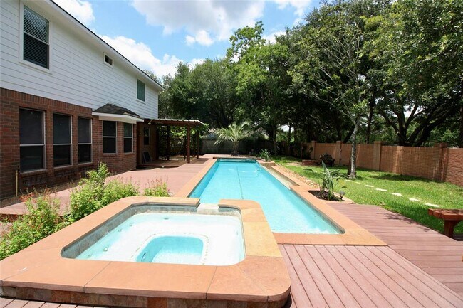 Foto del edificio - 5503 Medallion Pointe Ct