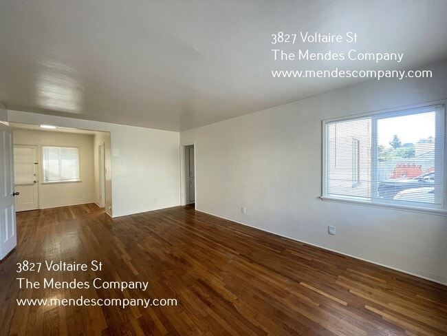 Building Photo - 3827 Voltaire St