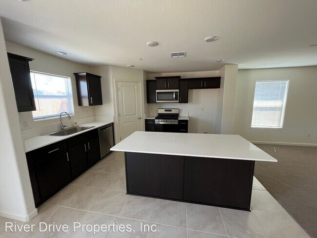 Building Photo - 4 br, 3 bath House - 297 Grand Canyon