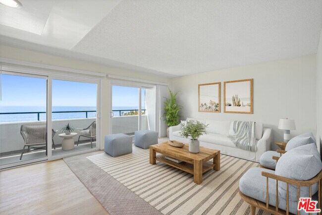 Building Photo - 18004 Coastline Dr