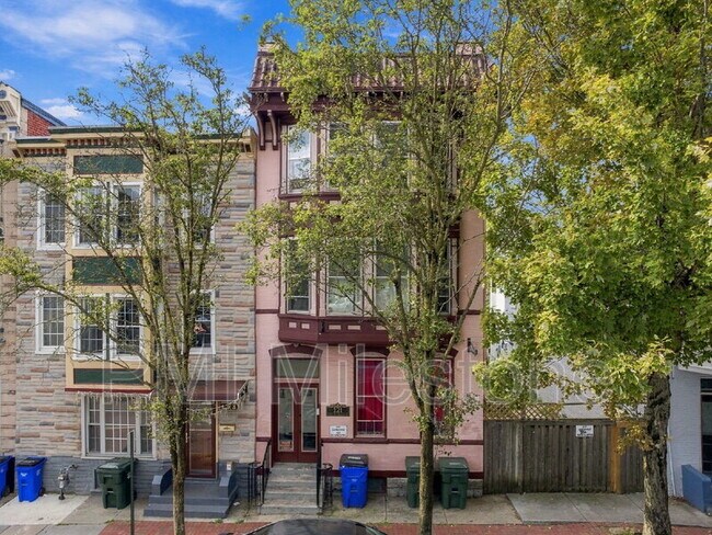 Foto del edificio - 121 E Franklin St