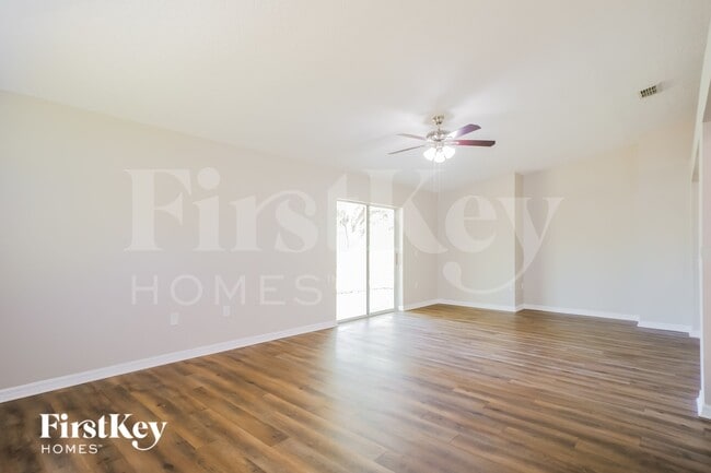 Foto del edificio - 117 King Arthur Ct