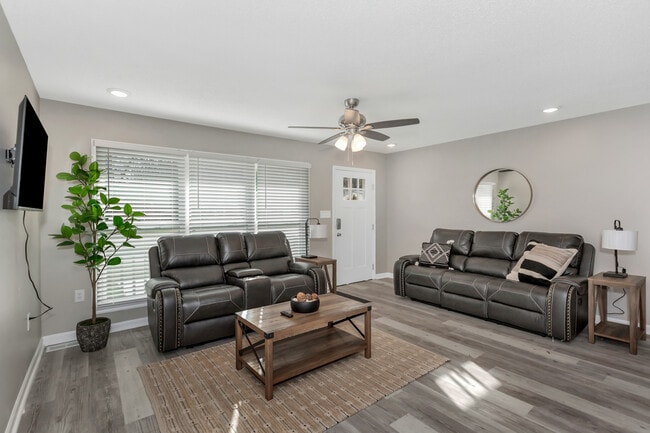 Building Photo - 2700 Sparkman Dr NW