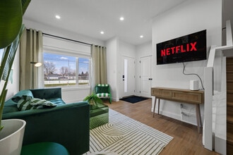 Building Photo - 11017-11155 155 St NW