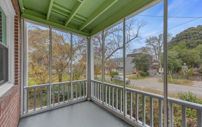 Foto del edificio - 819 W 51st St