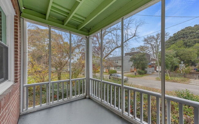 Photo - 819 W 51st St House