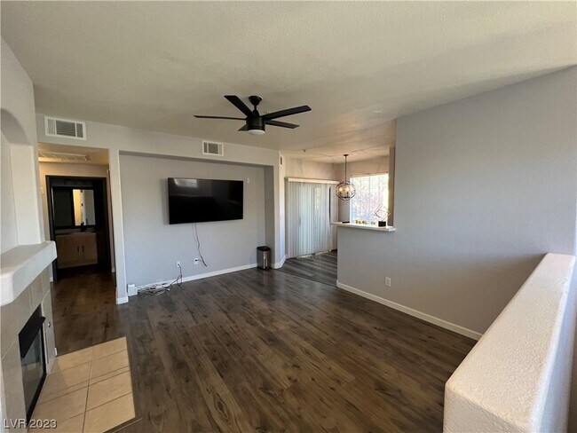 Building Photo - 9050 W Warm Springs Rd