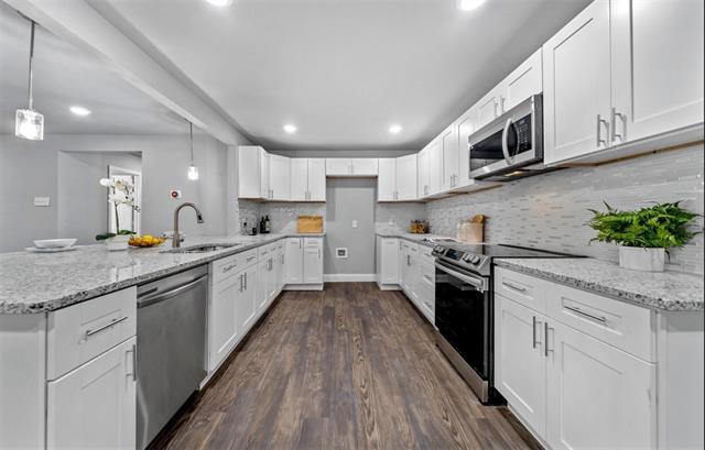 Building Photo - 923 Green Rock Dr