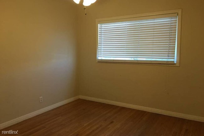 Building Photo - 3 br, 1 bath House - 11008 Elmcroft Ave 1