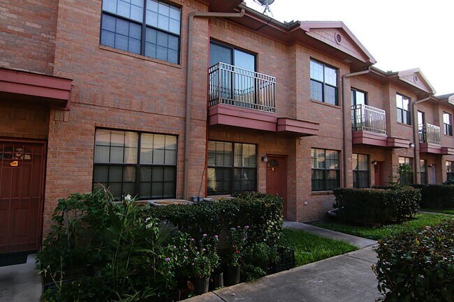 Foto del edificio - 9400 Bellaire Blvd