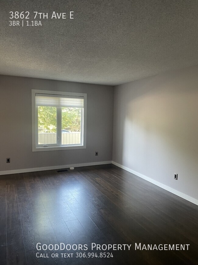 Photo du bâtiment - 3862 7th Ave E