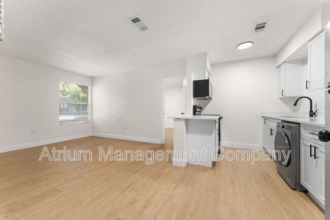 Building Photo - 1220 NW 12th St