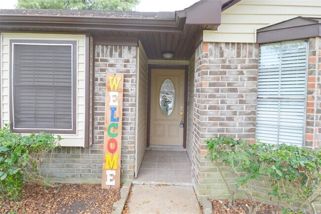 Building Photo - 12323 Dermott Dr