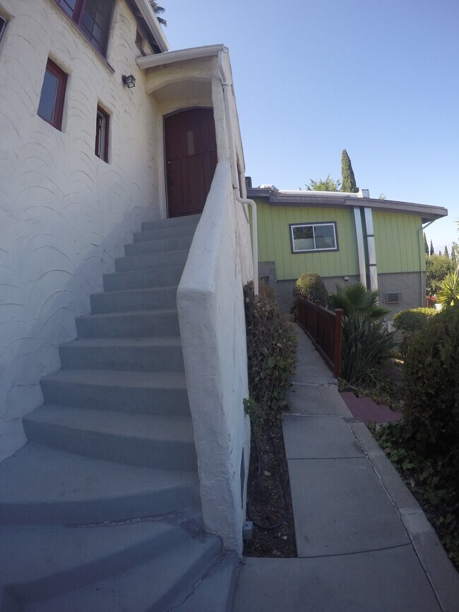 Foto del edificio - 2401 Lake View Ave