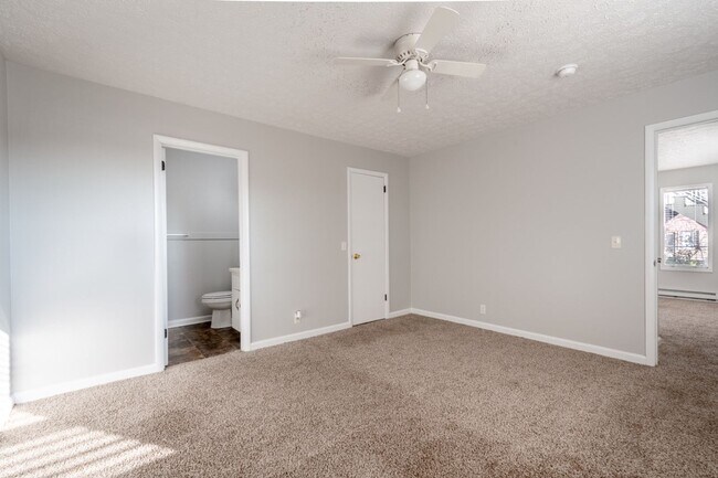 Foto del edificio - 1059 Woods Ferry Rd