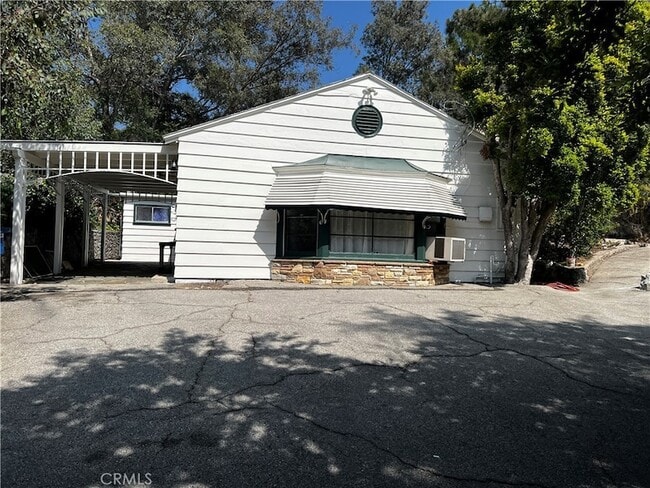 Building Photo - 10630 Hillhaven Ave
