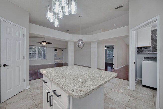 Building Photo - Big Dog Friendly Home In Niceville