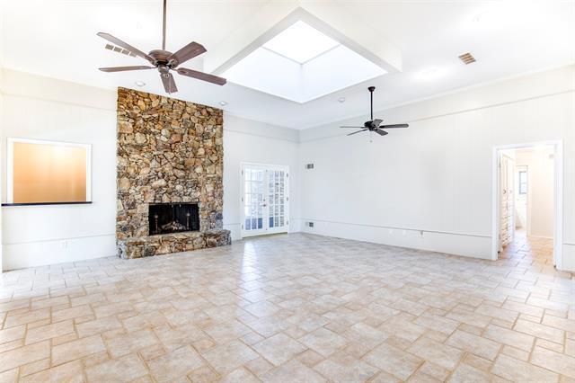 Foto del edificio - 9309 Raeford Dr
