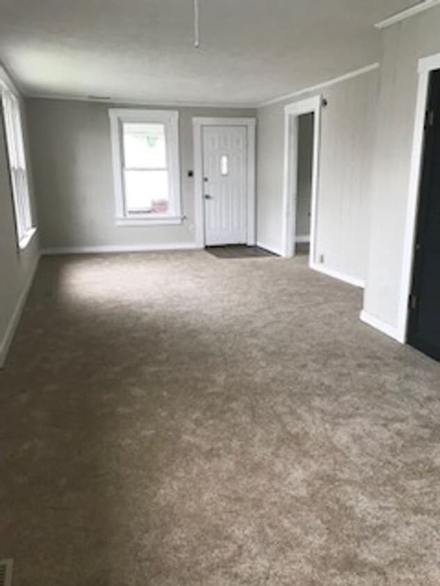 Building Photo - 2 Bedroom, 1 Bath