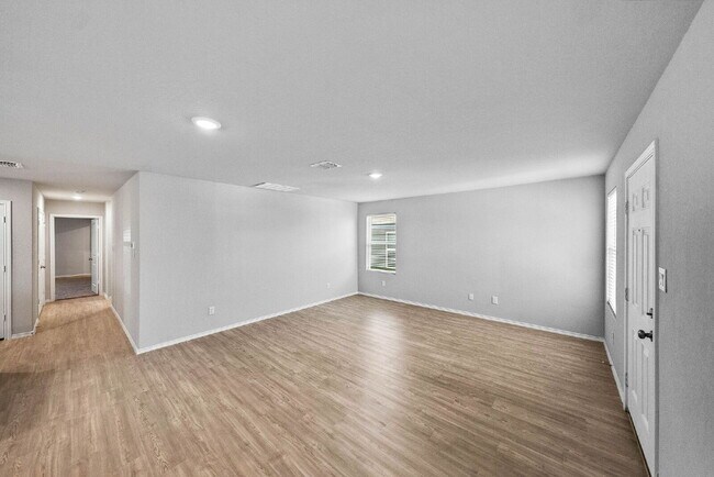 Foto del edificio - Welcome to Your New Home! Enjoy Free Rent!...