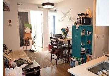 Building Photo - 18 Dodworth St