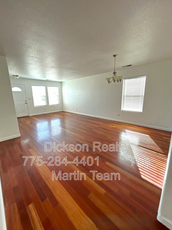 Building Photo - 986 Montero Dr