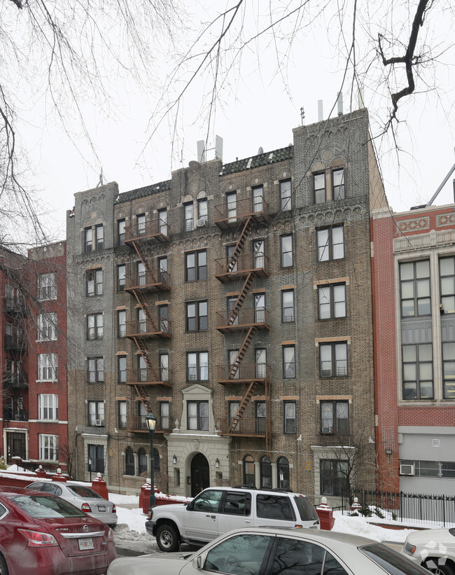 Foto del edificio - 410 Eastern Parkway