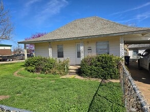 Building Photo - 222 N Harrison Ave
