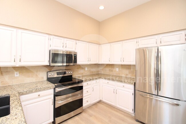 Foto del edificio - 11115 E Mercer Ln
