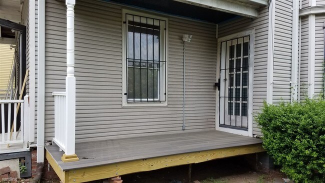 Building Photo - 2 br, 1 bath House - 15 Ward St 2 Family H...