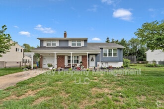Building Photo - 46 Evergreen Ln
