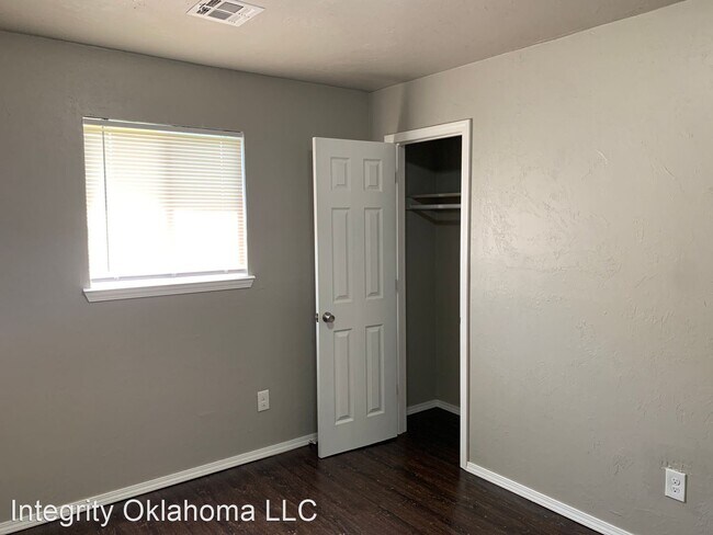 Building Photo - 3 br, 1 bath House - 2413 Queensbury Road
