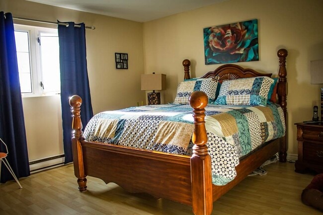 Photo du bâtiment - 715 & 735 Laurier Street