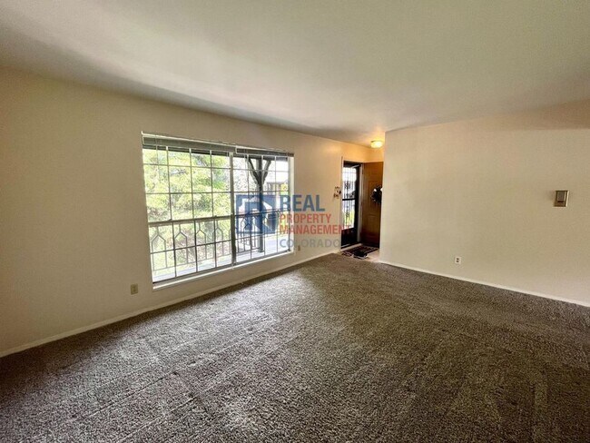 Foto del edificio - 2902 Airport Rd