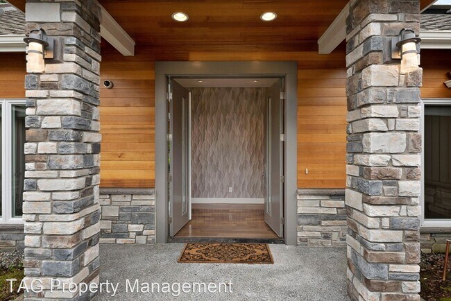 Building Photo - 5 br, 4.5 bath House - 8485 Hunts Point Lane