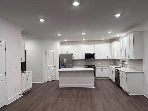 Building Photo - 2780 Westgate Park Dr